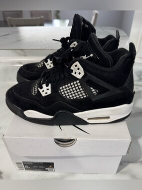 Jordan White Thunders Youth